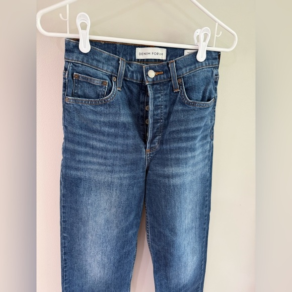 Aritzia Denim Forum The Arlo High Rise Straight 28L - Dark Wash - Size 26 - Picture 6 of 14